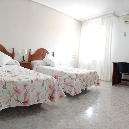 Hostal Restaurante El Abad Abadia Екстер'єр фото